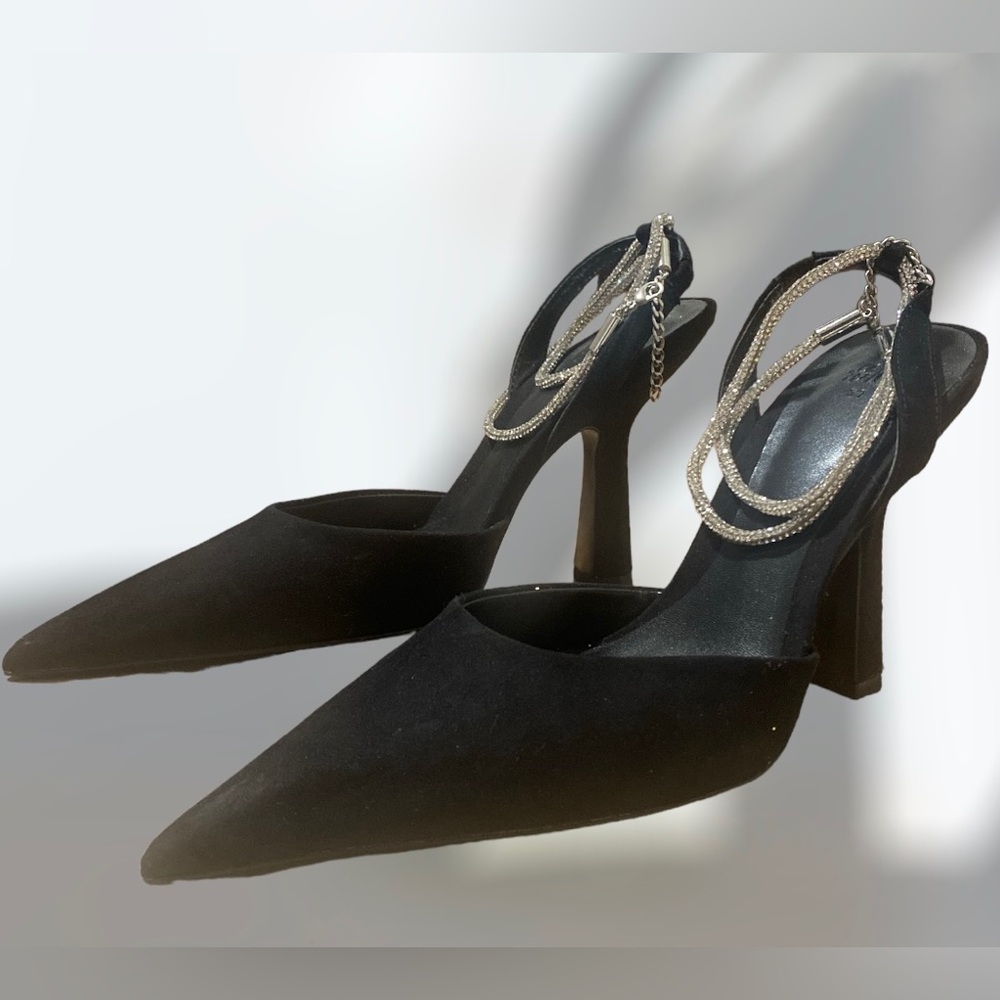 Classic Pointed heel